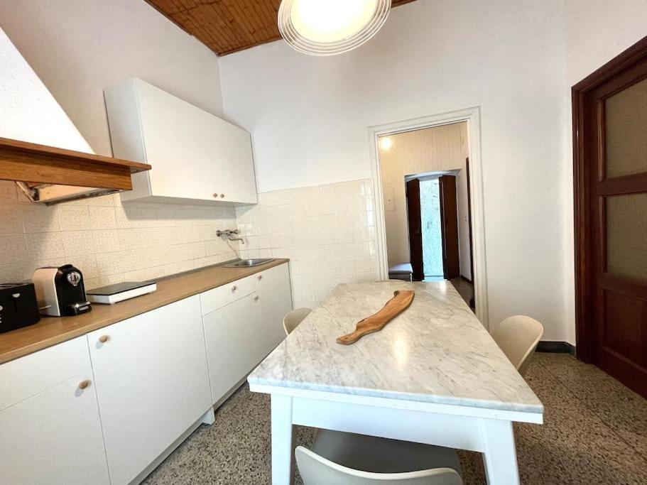 Historic Downtown Home By The Sea With King Bed Monterosso al Mare Exterior foto